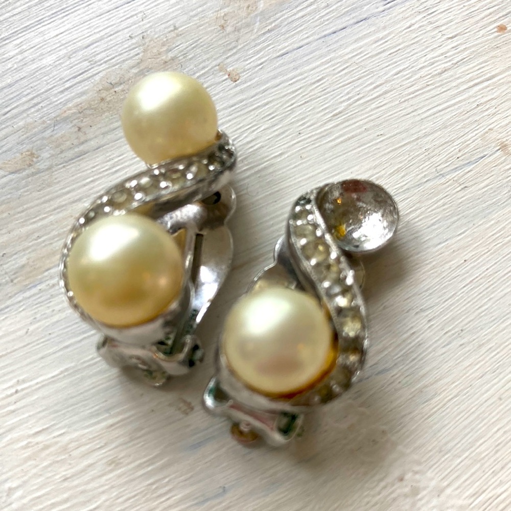 Jomaz Silver pearl and rhinestone Clip-On Earrings